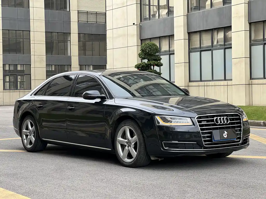 Audi A8 2015 — фото 3