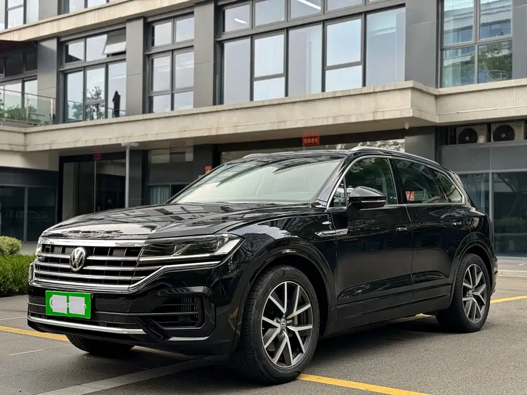 Volkswagen Touareg 2020 — фото 1