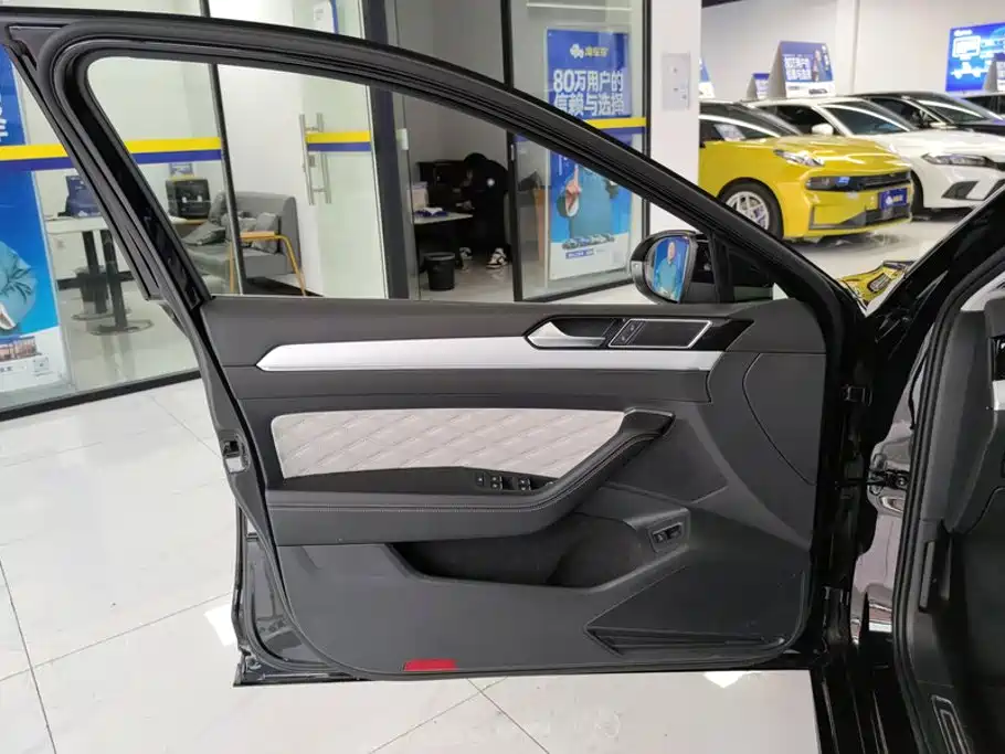 Volkswagen Magotan 2025