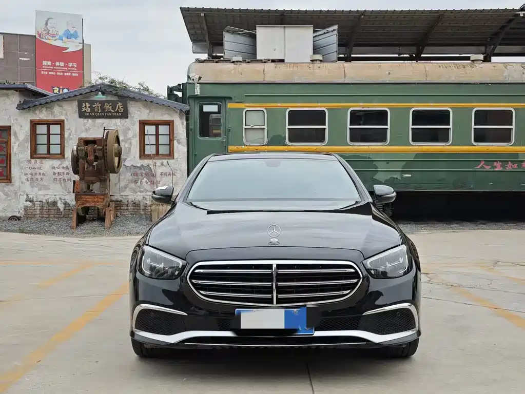 Mercedes-Benz E-Class 2022