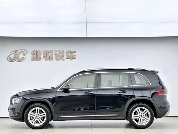 Mercedes-Benz GLB 2023