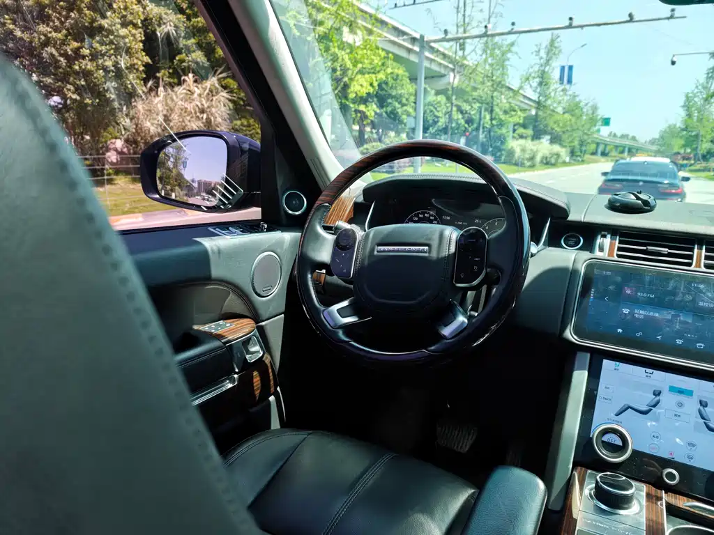 Land Rover Range Rover 2019 — фото 11