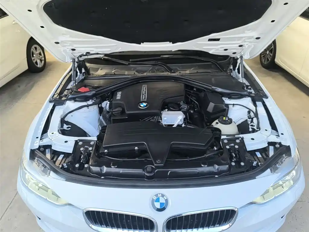 BMW 3 Series 2015 — фото 20
