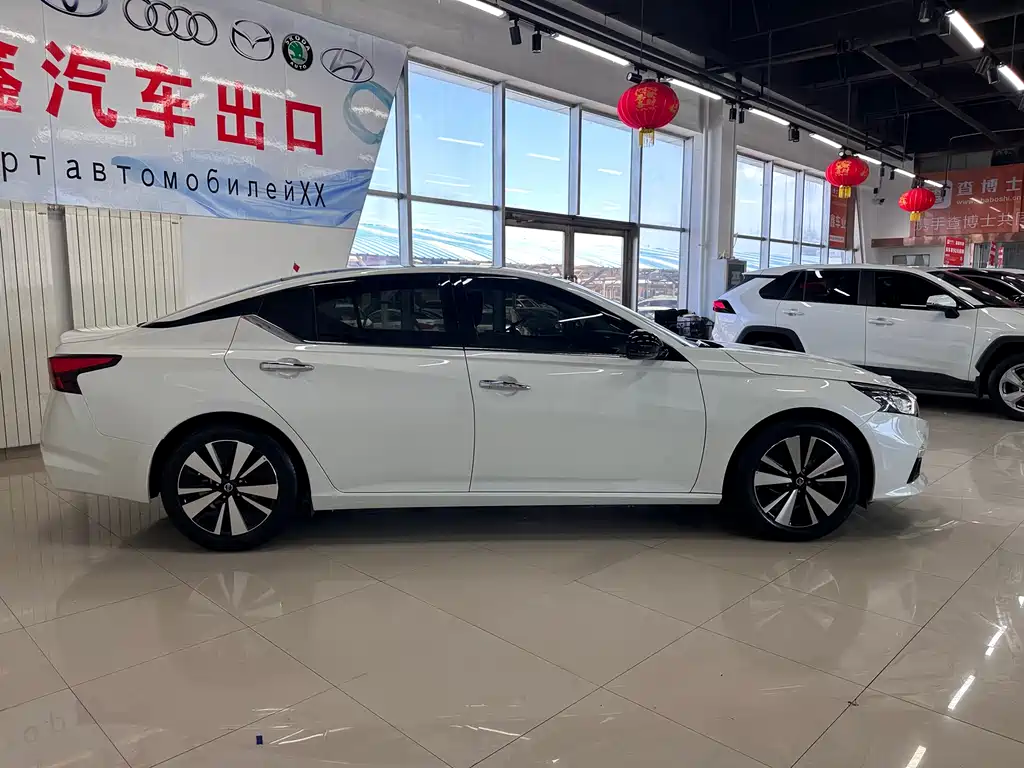 Nissan Teana 2022