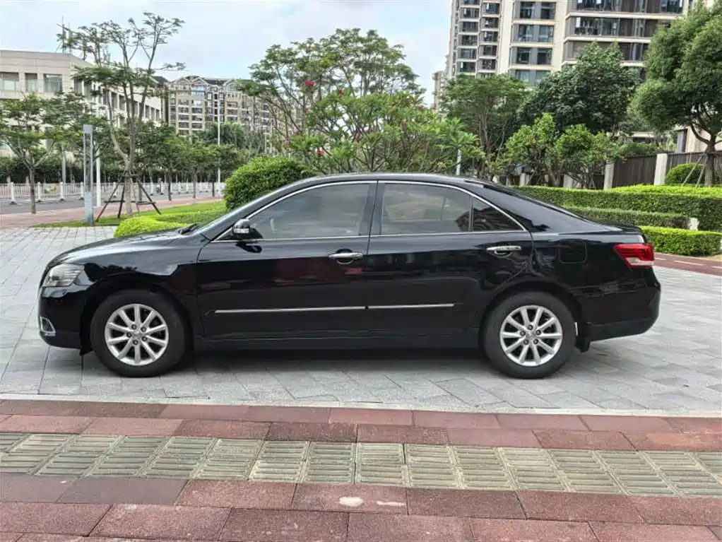 Toyota Camry 2013 — фото 9