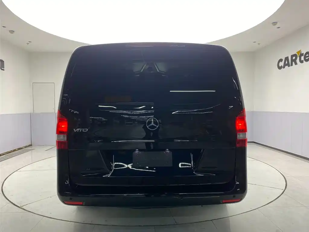 Mercedes-Benz Vito 2023 — фото 7