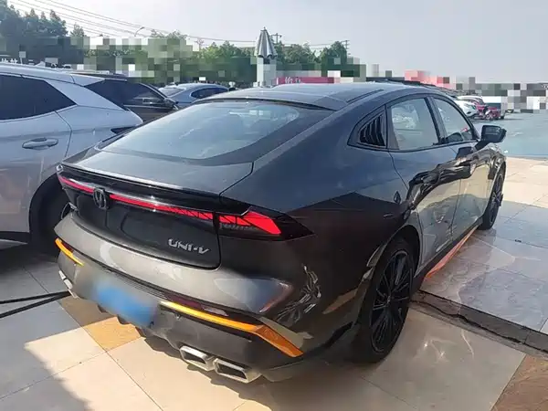 Changan UNI-V 2024