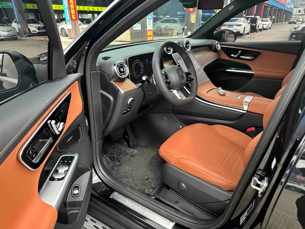 Mercedes-Benz GLC 2023