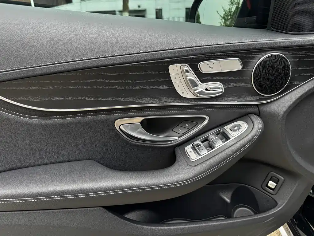 Mercedes-Benz C-Class 2020