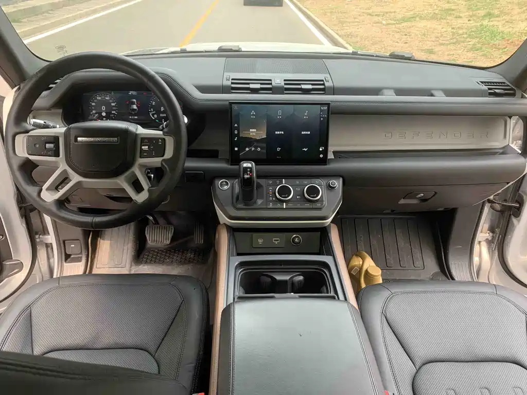 Land Rover Defender 2022 — фото 13