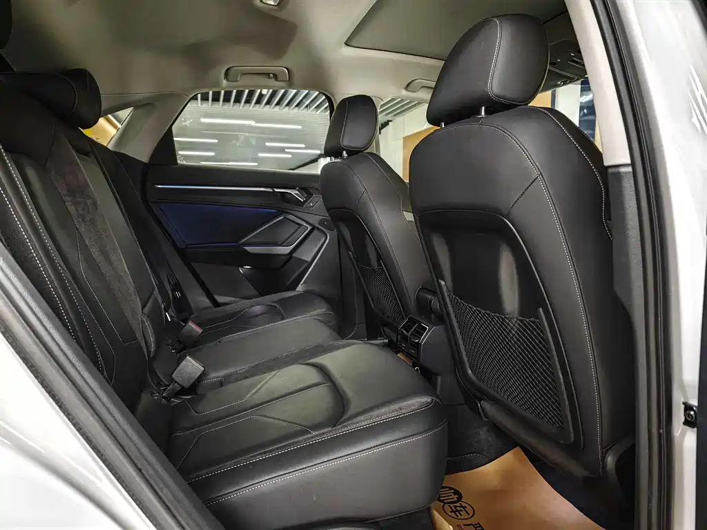 Audi Q3 Sportback 2023 — фото 10