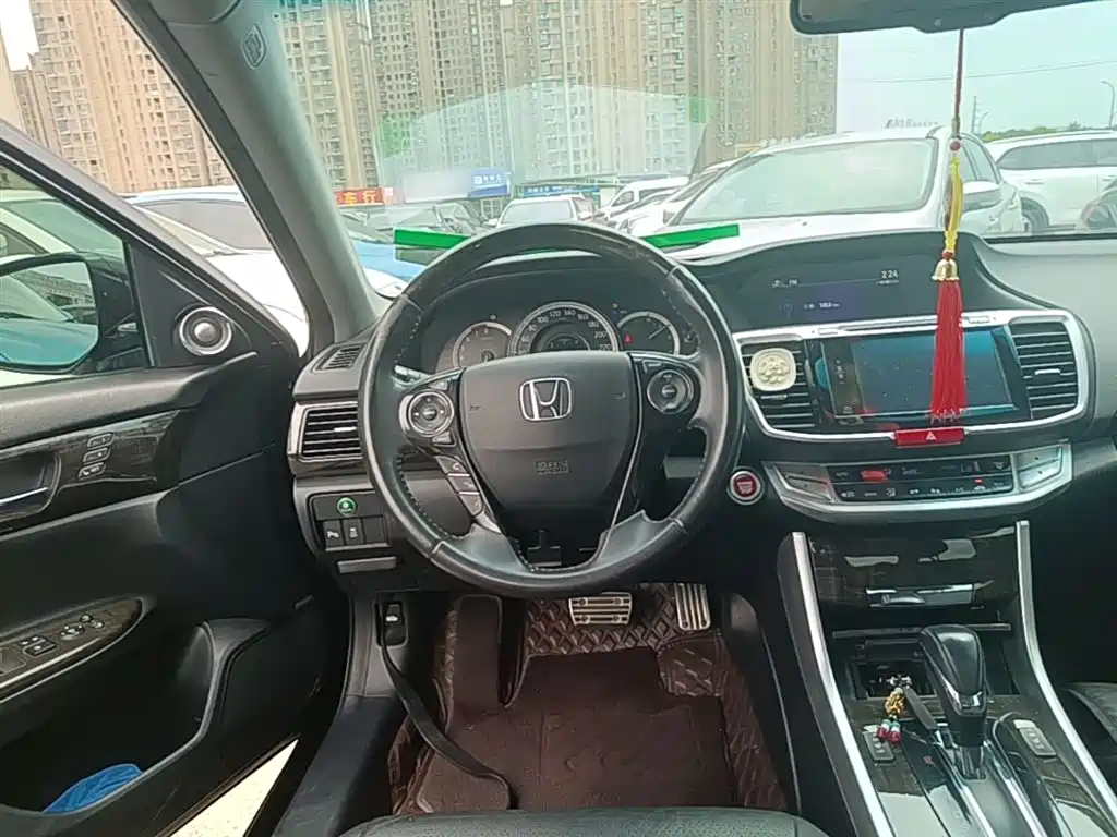 Honda Accord 2016 — фото 11