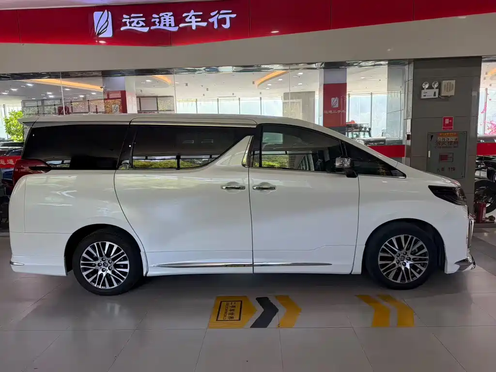 Toyota Alphard 2018 — фото 3