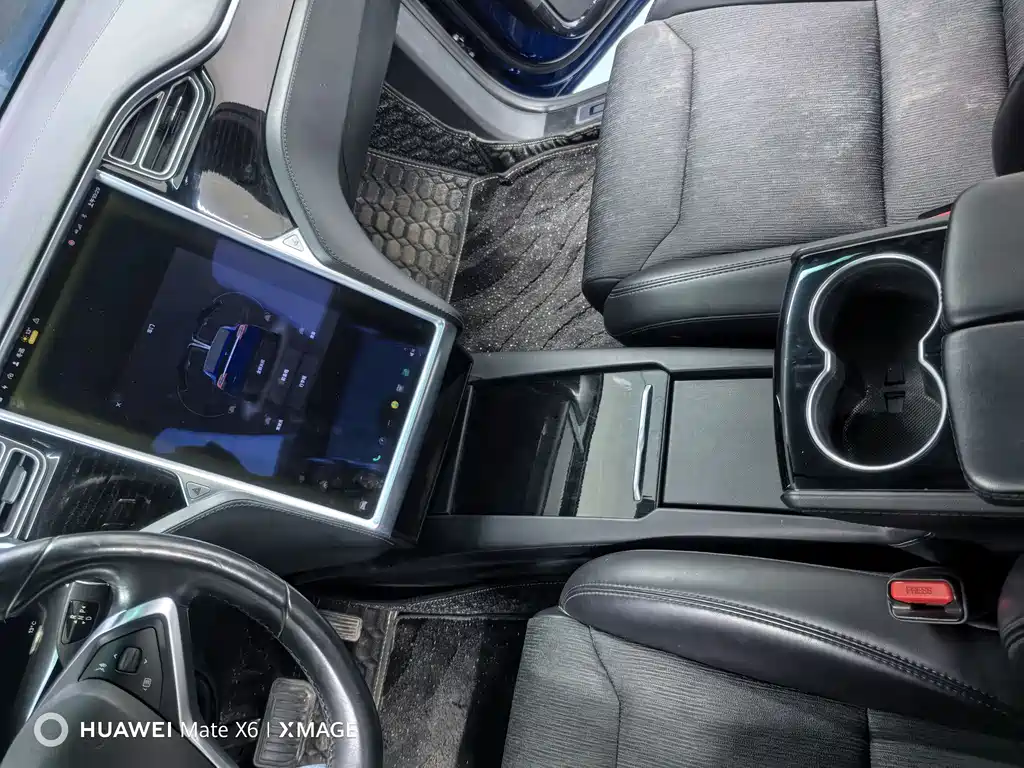 Tesla Model X 2018 — фото 14