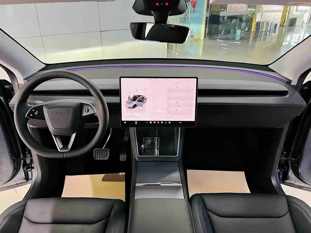 Tesla Model Y 2025 — фото 9