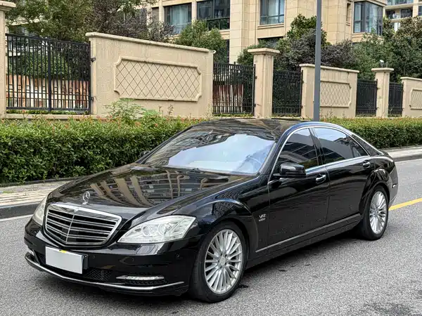 Mercedes-Benz S-Class 2012