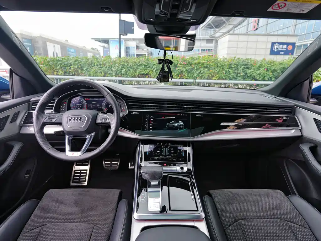 Audi Q8 2020 — фото 10