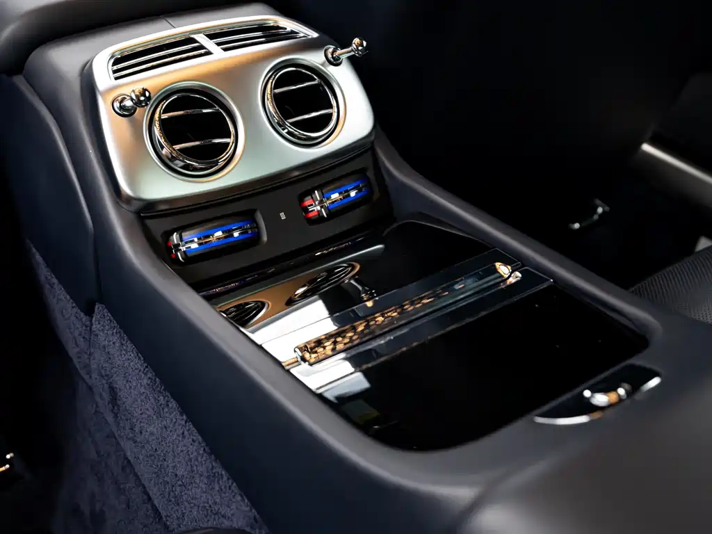 Rolls-Royce Phantom 2017 — фото 14