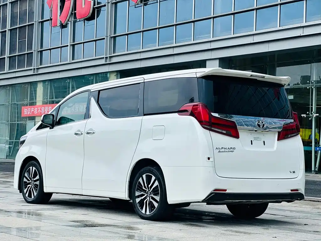 Toyota Alphard 2019 — фото 13