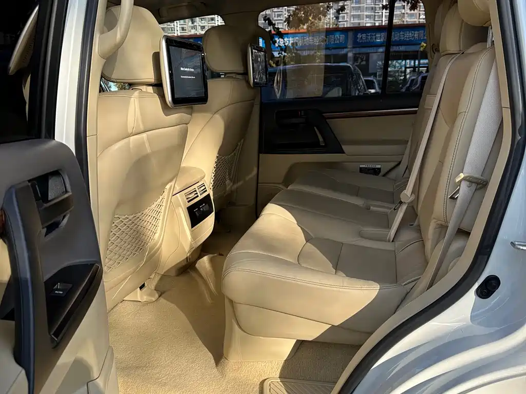 Toyota Land Cruiser 2016 — фото 11