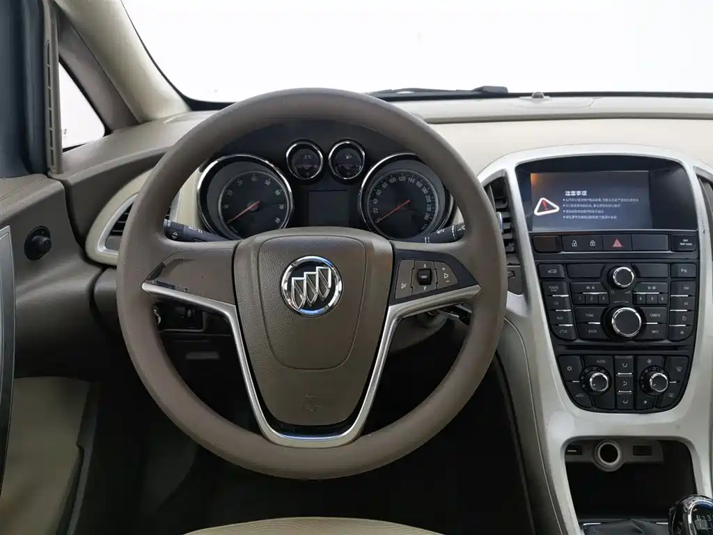 Buick Excelle 2013 — фото 11