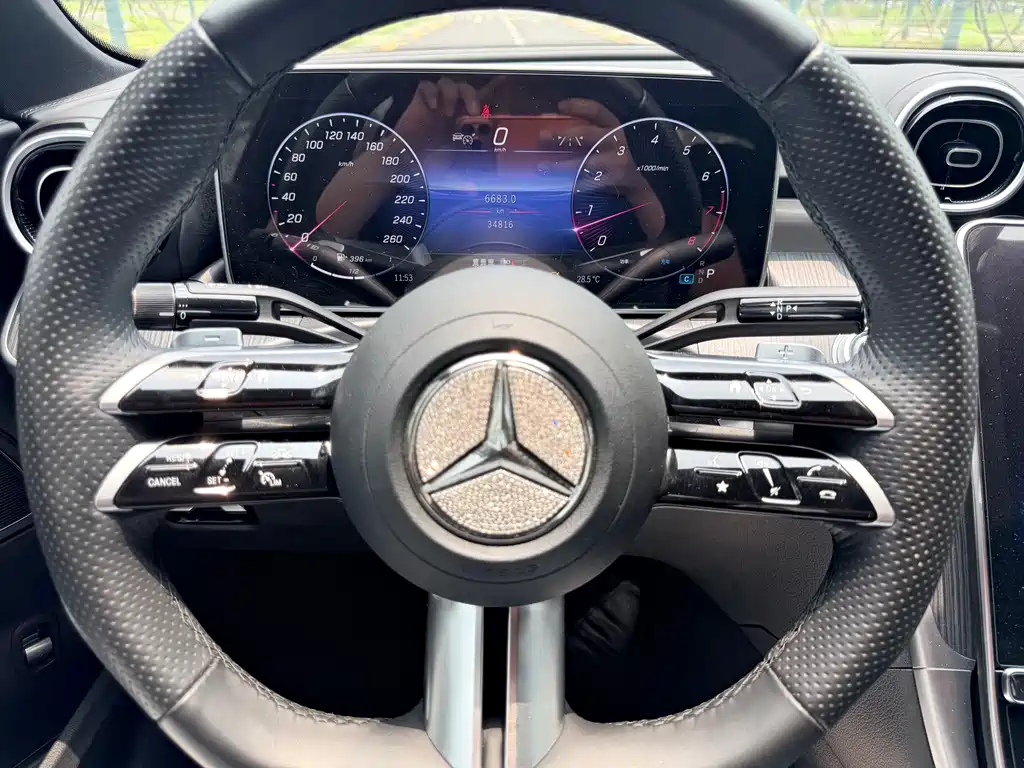 Mercedes-Benz C-Class 2024