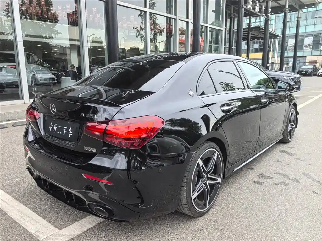 Mercedes-Benz A-Class AMG 2025 — фото 5