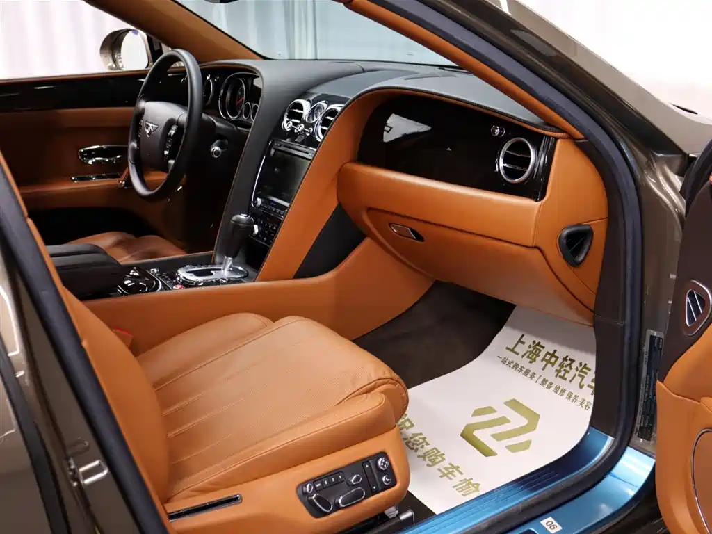 Bentley Flying Spur 2014 — фото 18