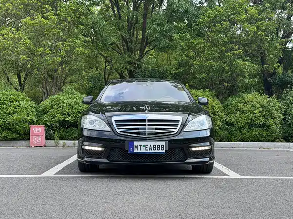 Mercedes-Benz S-Class AMG 2011