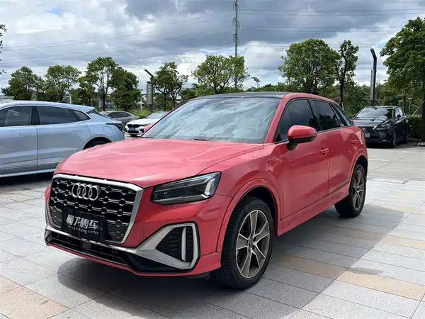 Audi Q2L 2024