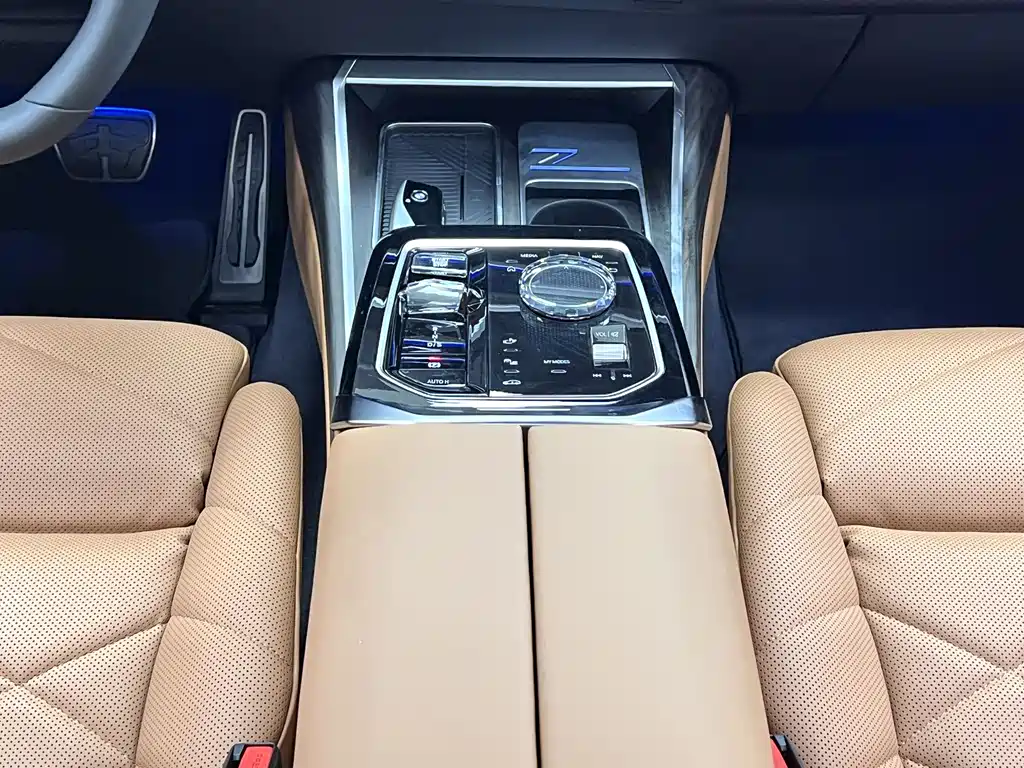 BMW 7 Series 2025 — фото 25