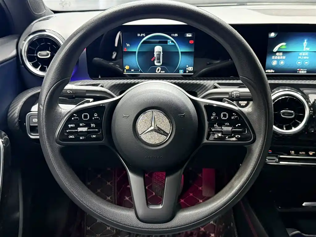 Mercedes-Benz A-Class 2021 — фото 12