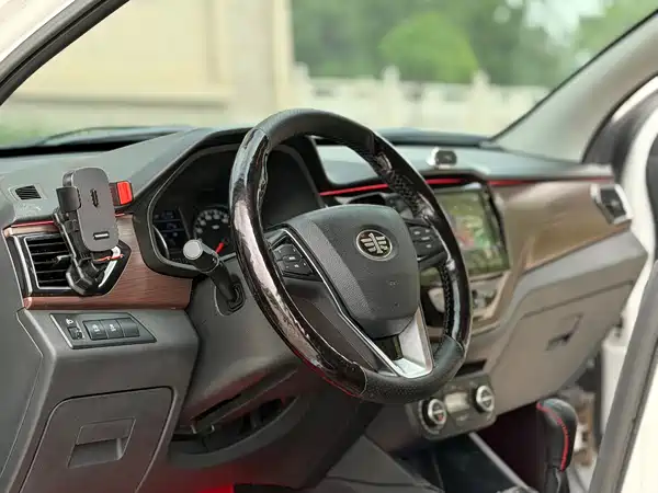FAW Senya R7 2019
