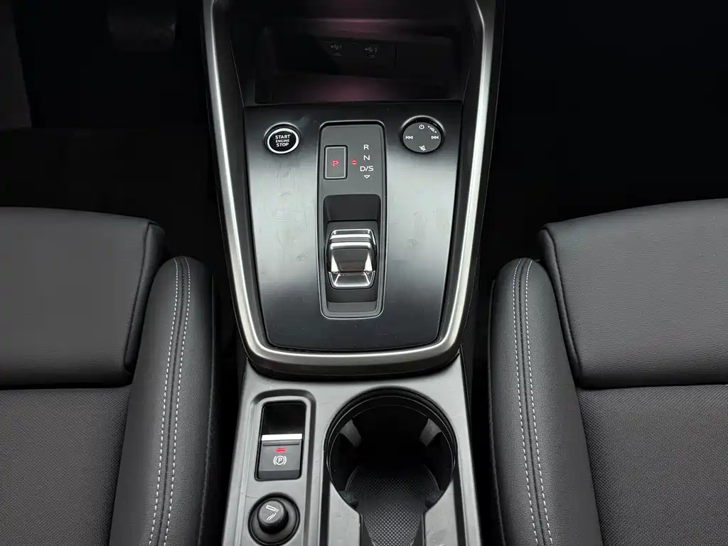 Audi A3 2023 — фото 11