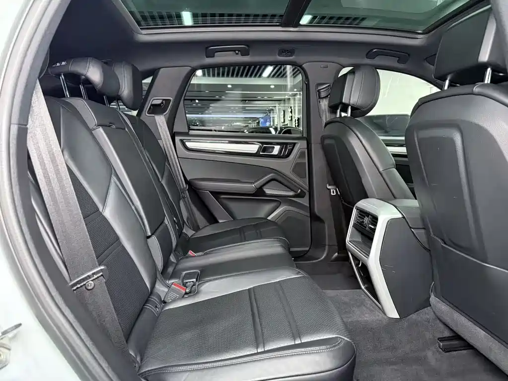 Porsche Cayenne 2018 — фото 13