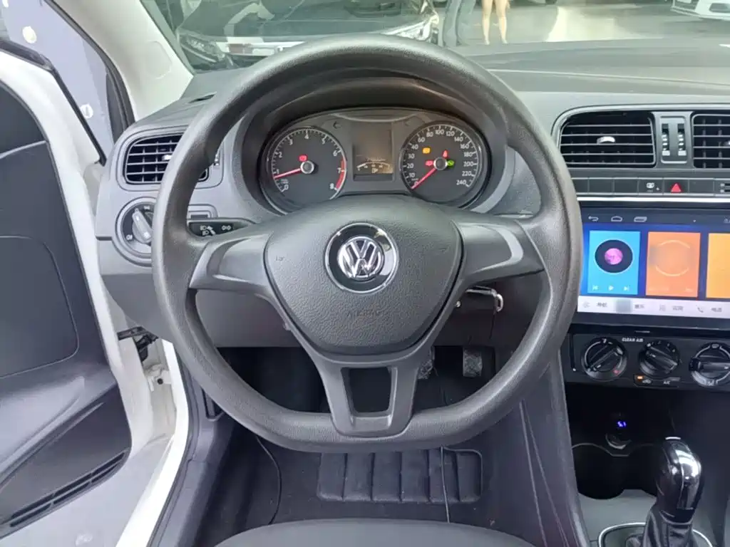 Volkswagen Polo 2018 — фото 11