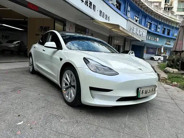 Tesla Model 3 2023