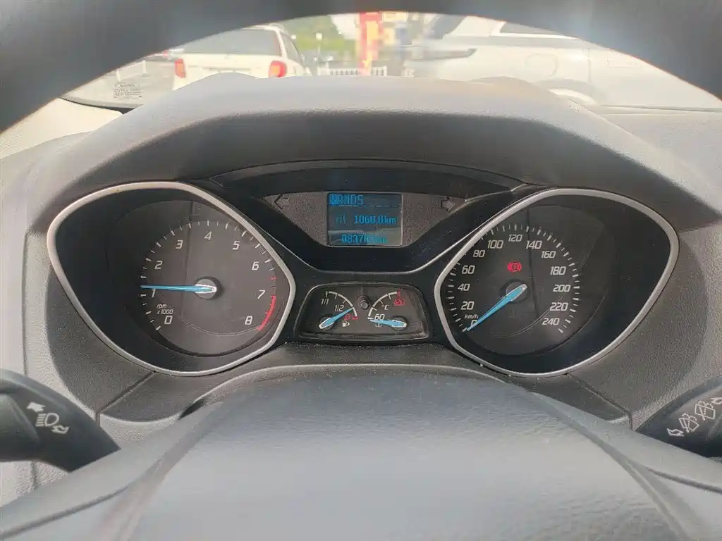 Ford Focus 2014 — фото 12