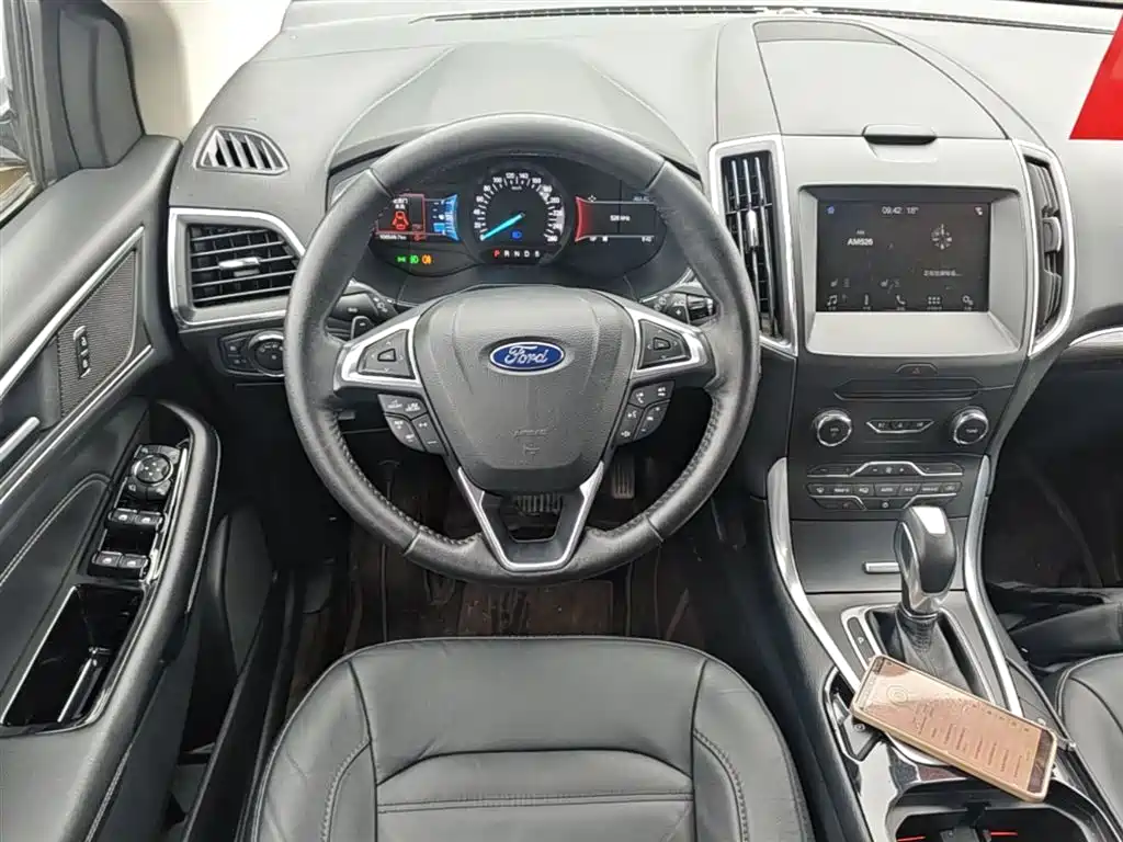 Ford Edge 2019 — фото 11
