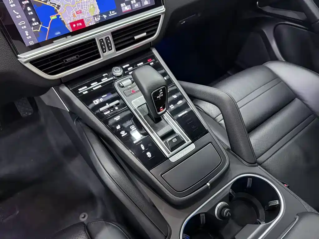 Porsche Cayenne 2018 — фото 17
