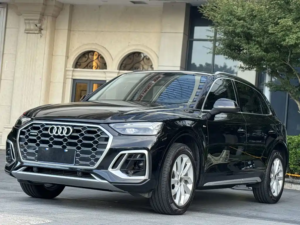 Audi Q5L 2023 — фото 1