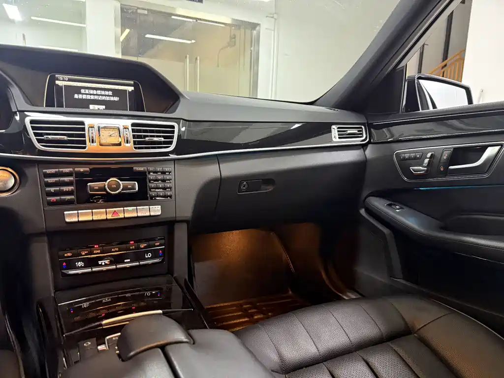 Mercedes-Benz E-Class 2014 — фото 17