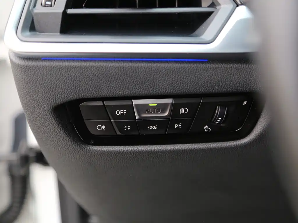 BMW 3 Series 2021 — фото 13