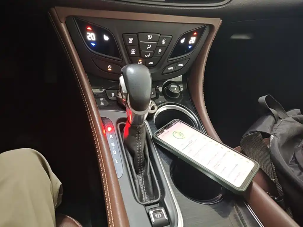 Buick Envision Plus 2020 — фото 14