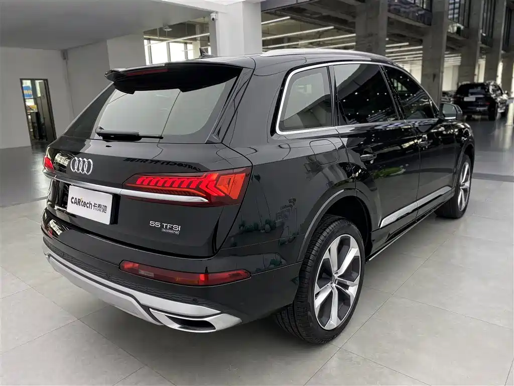 Audi Q7 2023 — фото 36