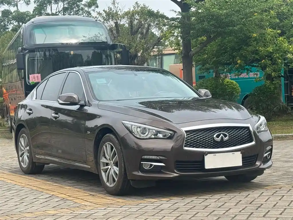 Infiniti Q50L 2015