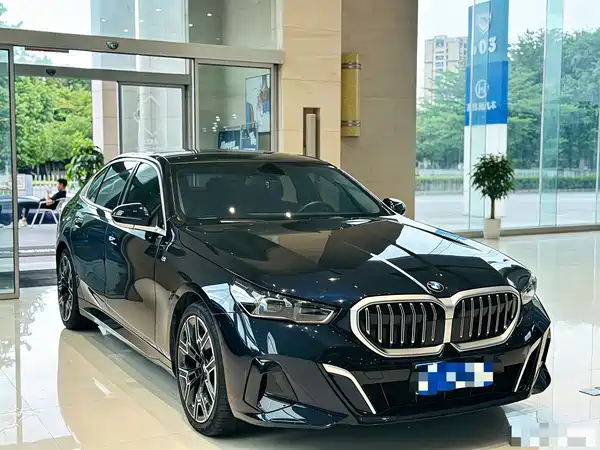 BMW 5 Series 2024