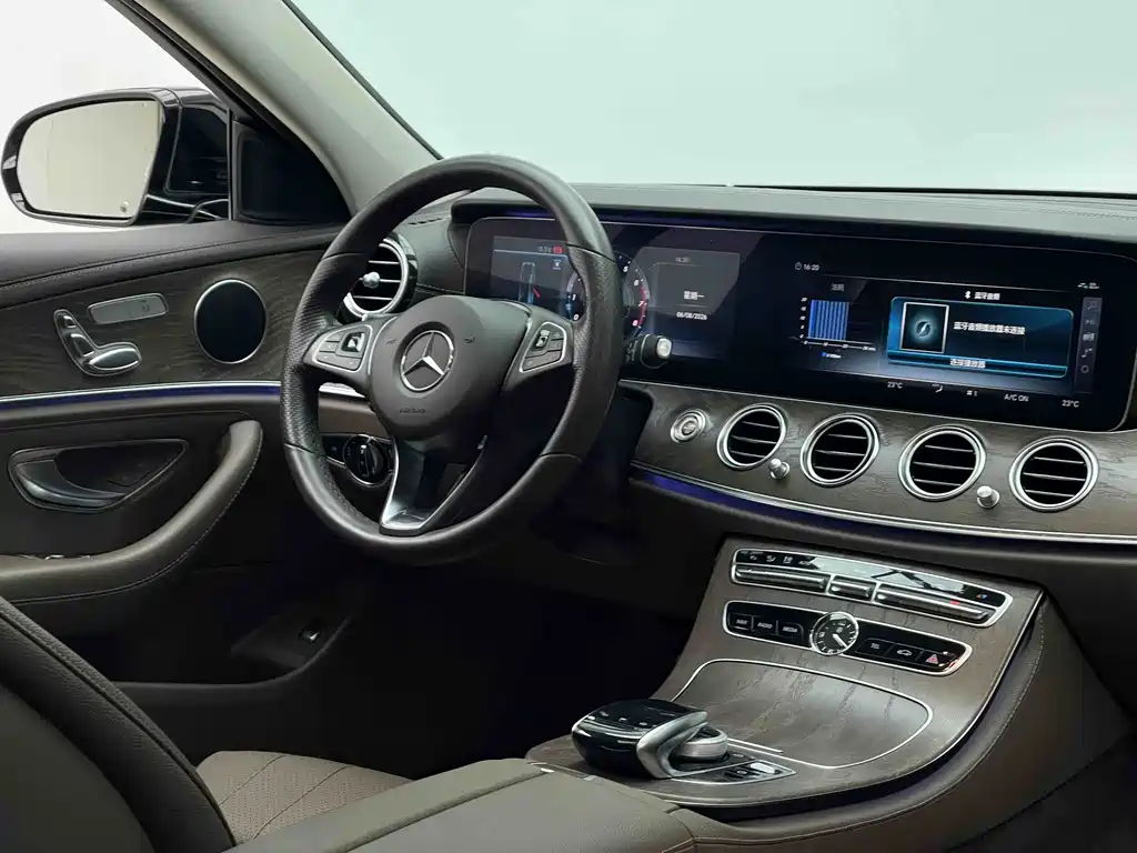 Mercedes-Benz E-Class 2018 — фото 11