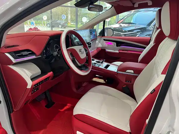 Toyota Sienna 2024