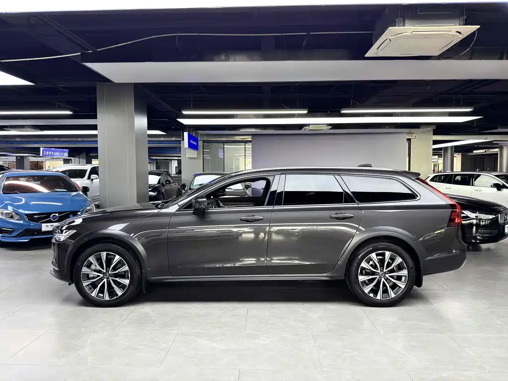 Volvo V90 2024 — фото 15